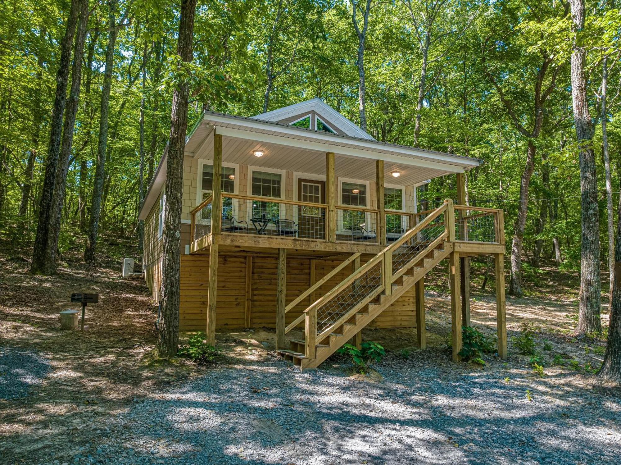 Coyote Cabin At Woodland Retreat At Desoto Beside Desoto State Park フォートペイン エクステリア 写真