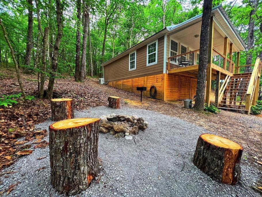 Coyote Cabin At Woodland Retreat At Desoto Beside Desoto State Park フォートペイン エクステリア 写真